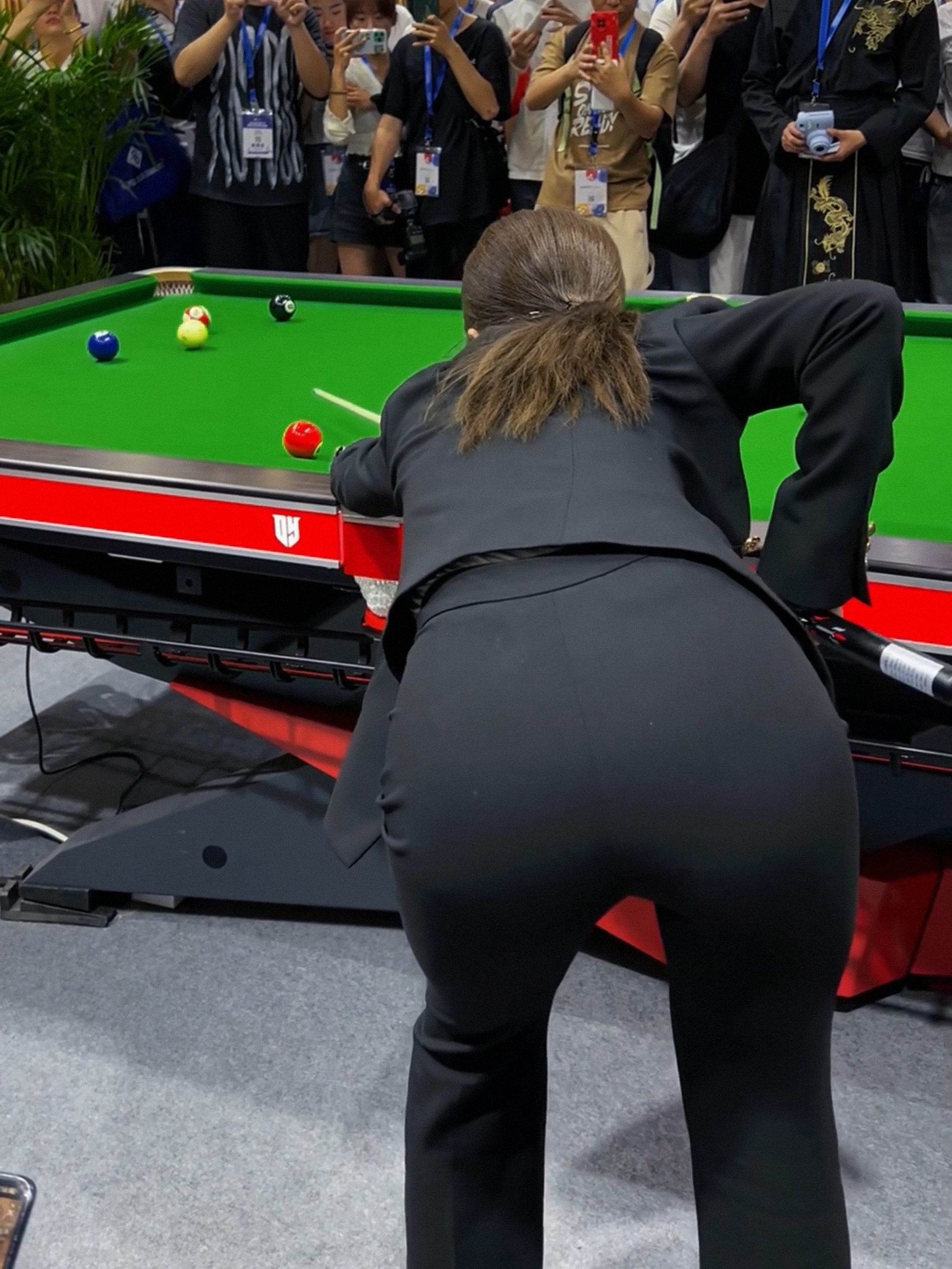 2022.05 Beautiful Billiard Referee Wang Zhongyao 美女台球裁判王钟瑶职业装- UNFETISH |  趣向联盟