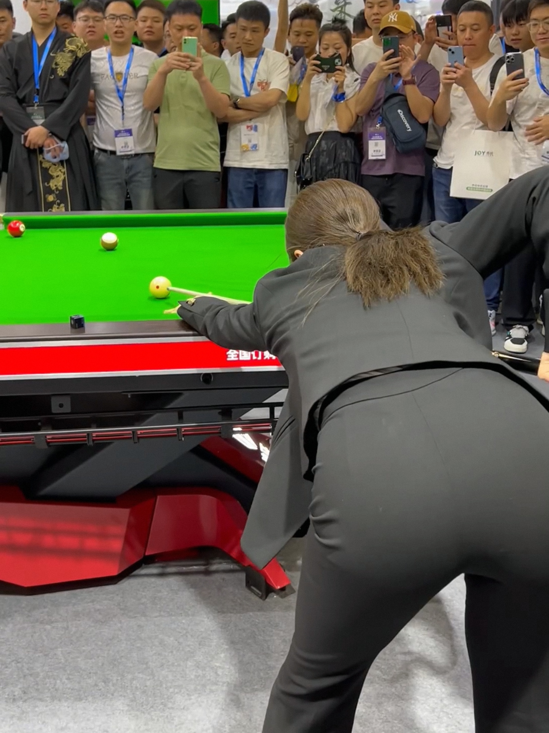 2022.05 Beautiful Billiard Referee Wang Zhongyao 美女台球裁判王钟瑶职业装- UNFETISH |  趣向联盟